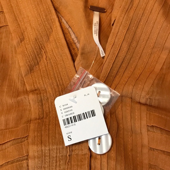 Batwing-sleeve blouse - Picture 2 of 3